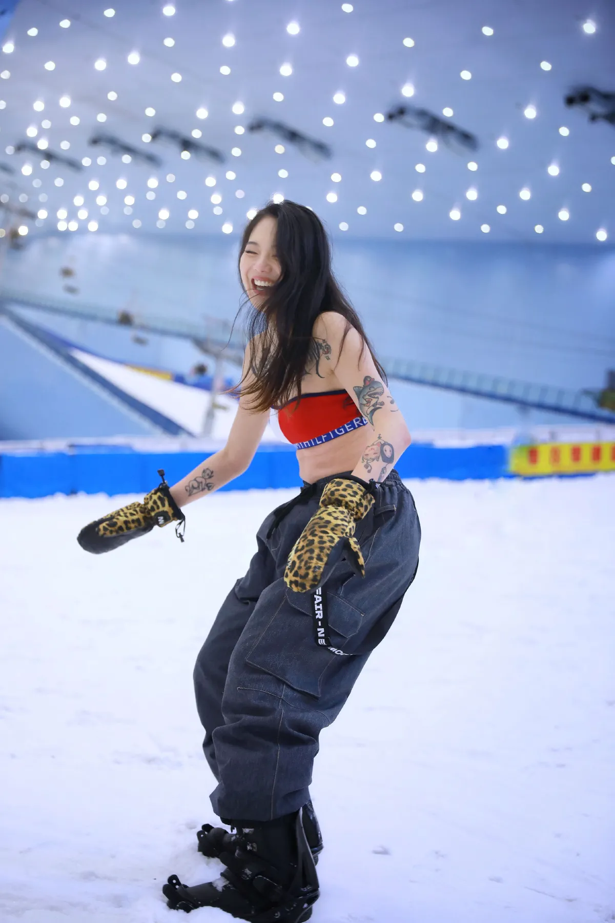 雪场热辣滑手1