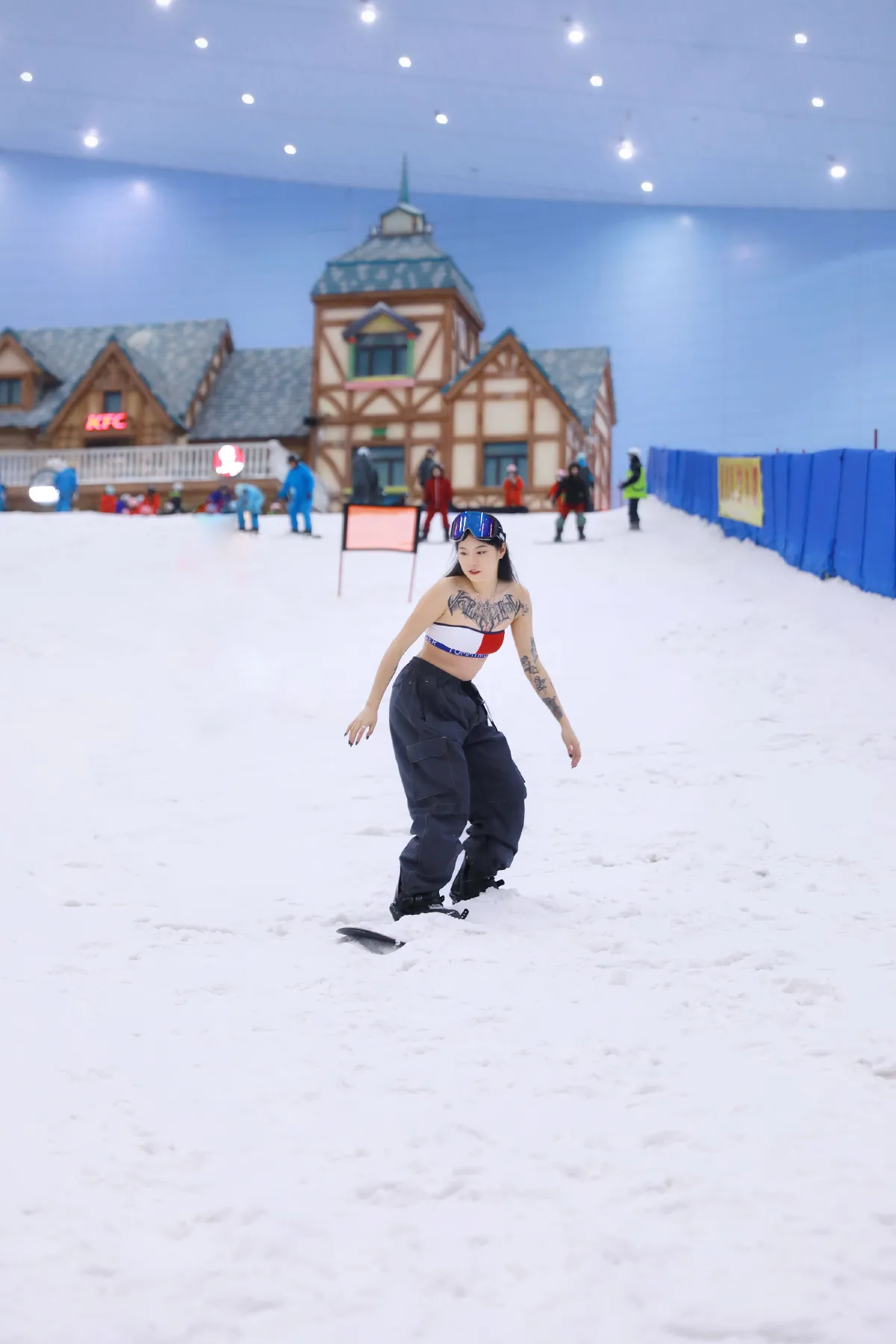 雪场热辣滑手2