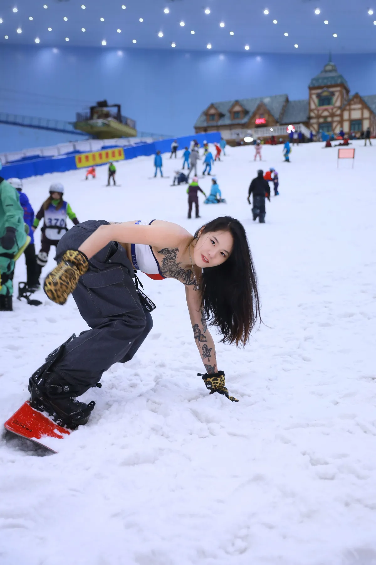 雪场热辣滑手3