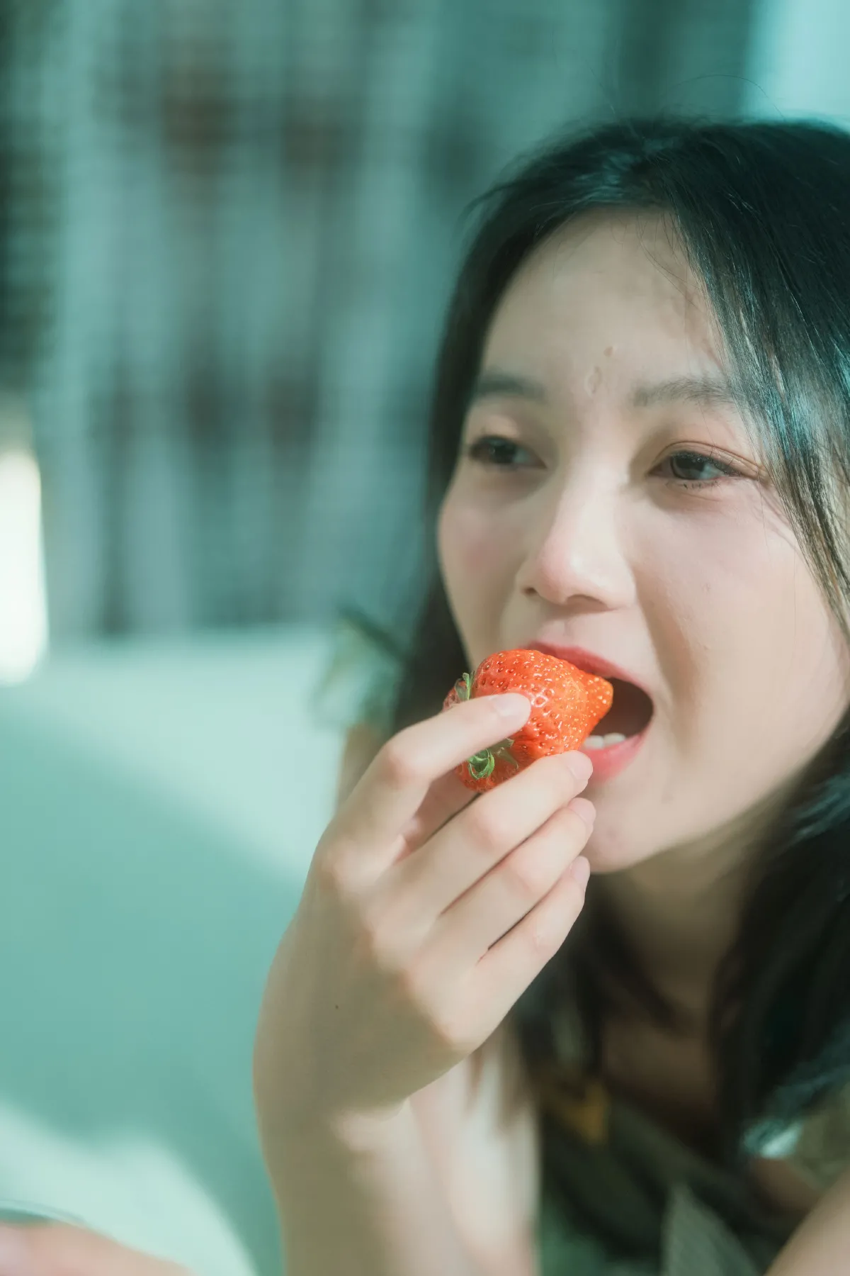 草莓味少女