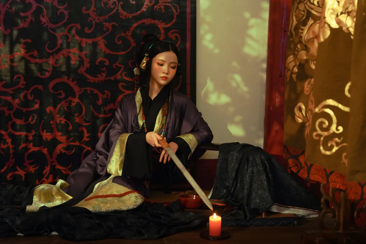 长眉红妆，幽微烛火