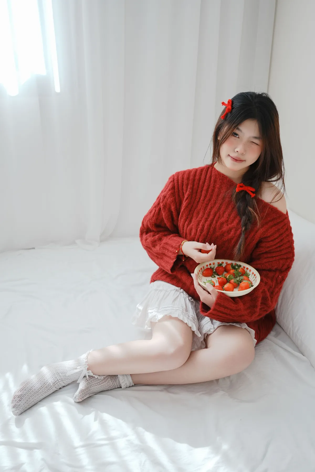 草莓 小白裙室内3