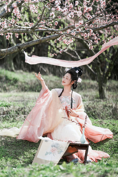桃花古风人像拍摄