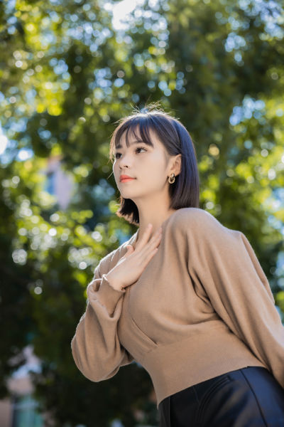 阳光下的老街
