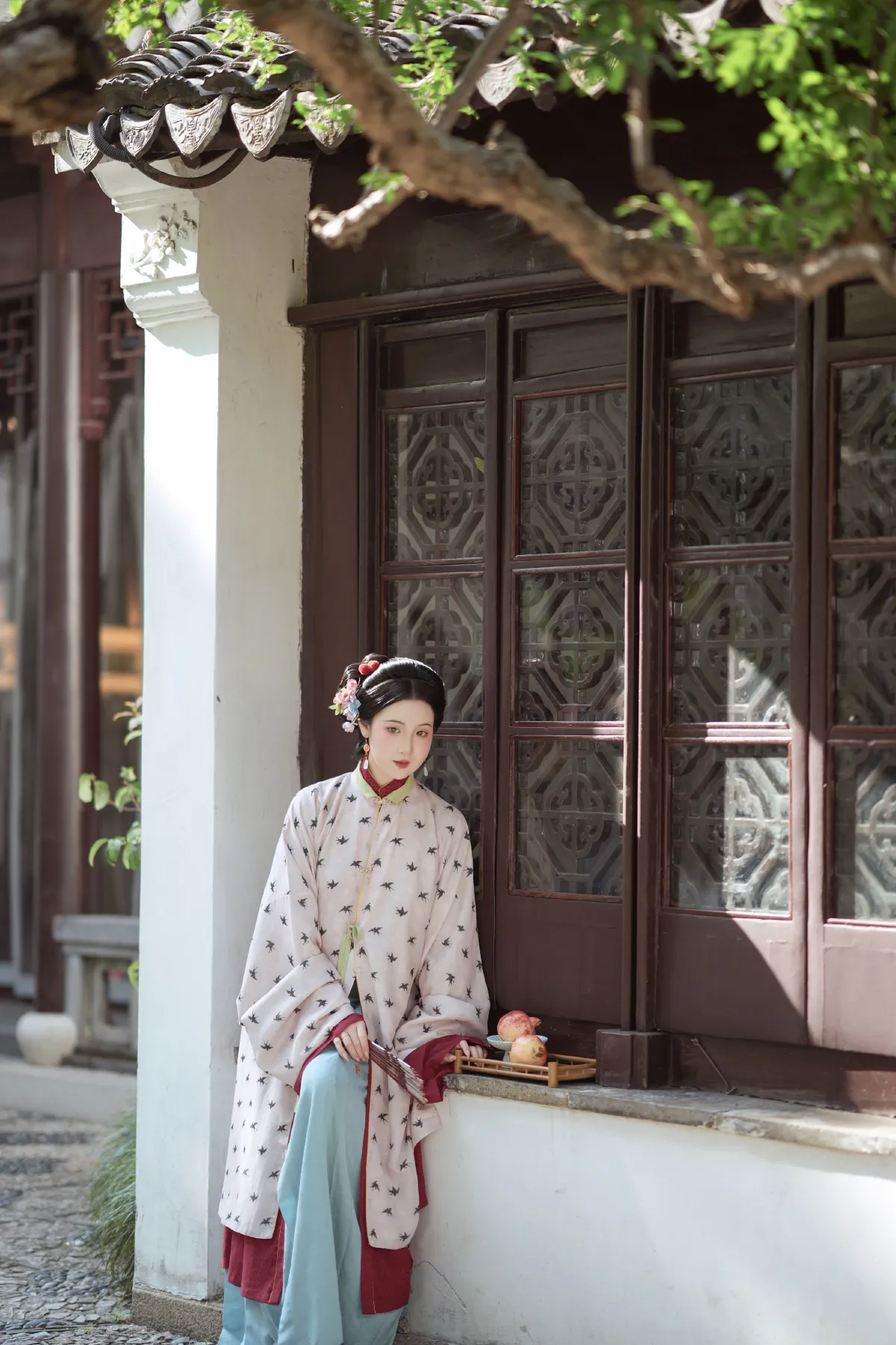 榴花开欲然1