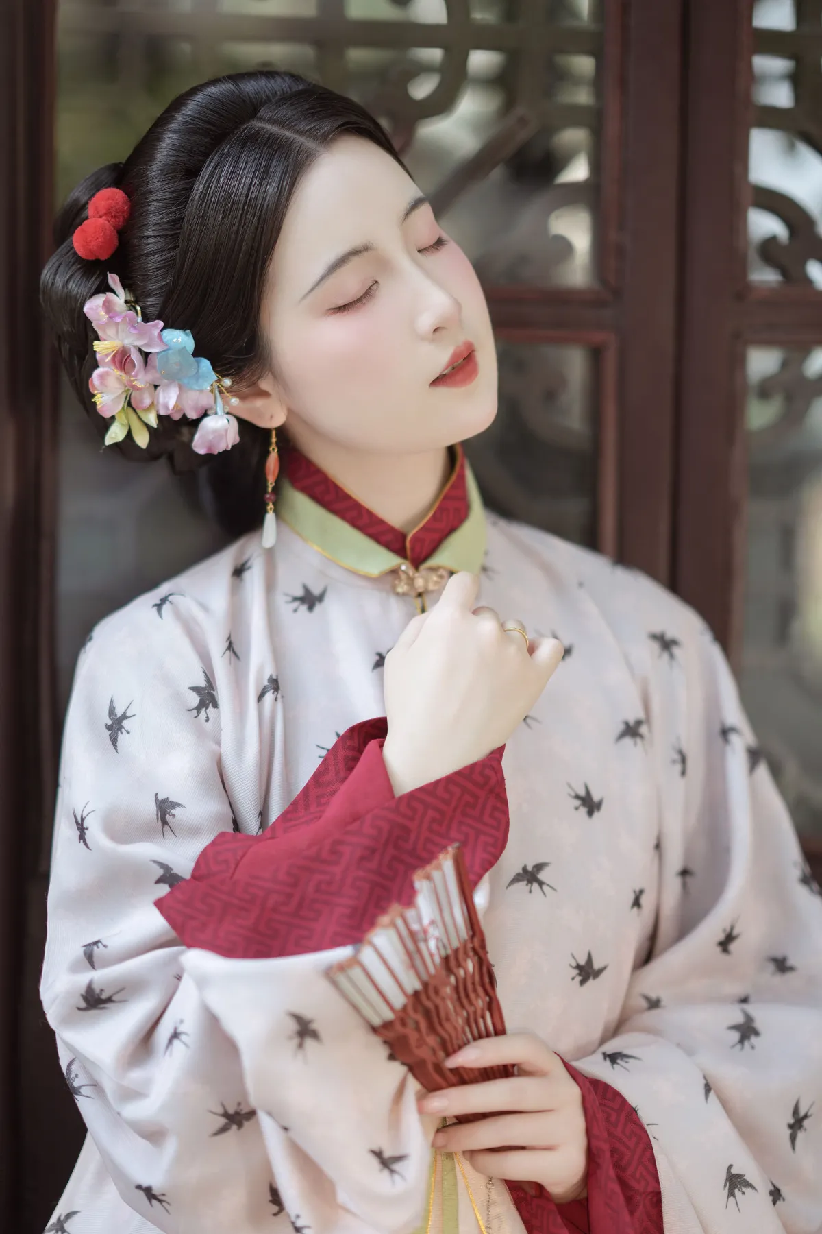 榴花开欲然3