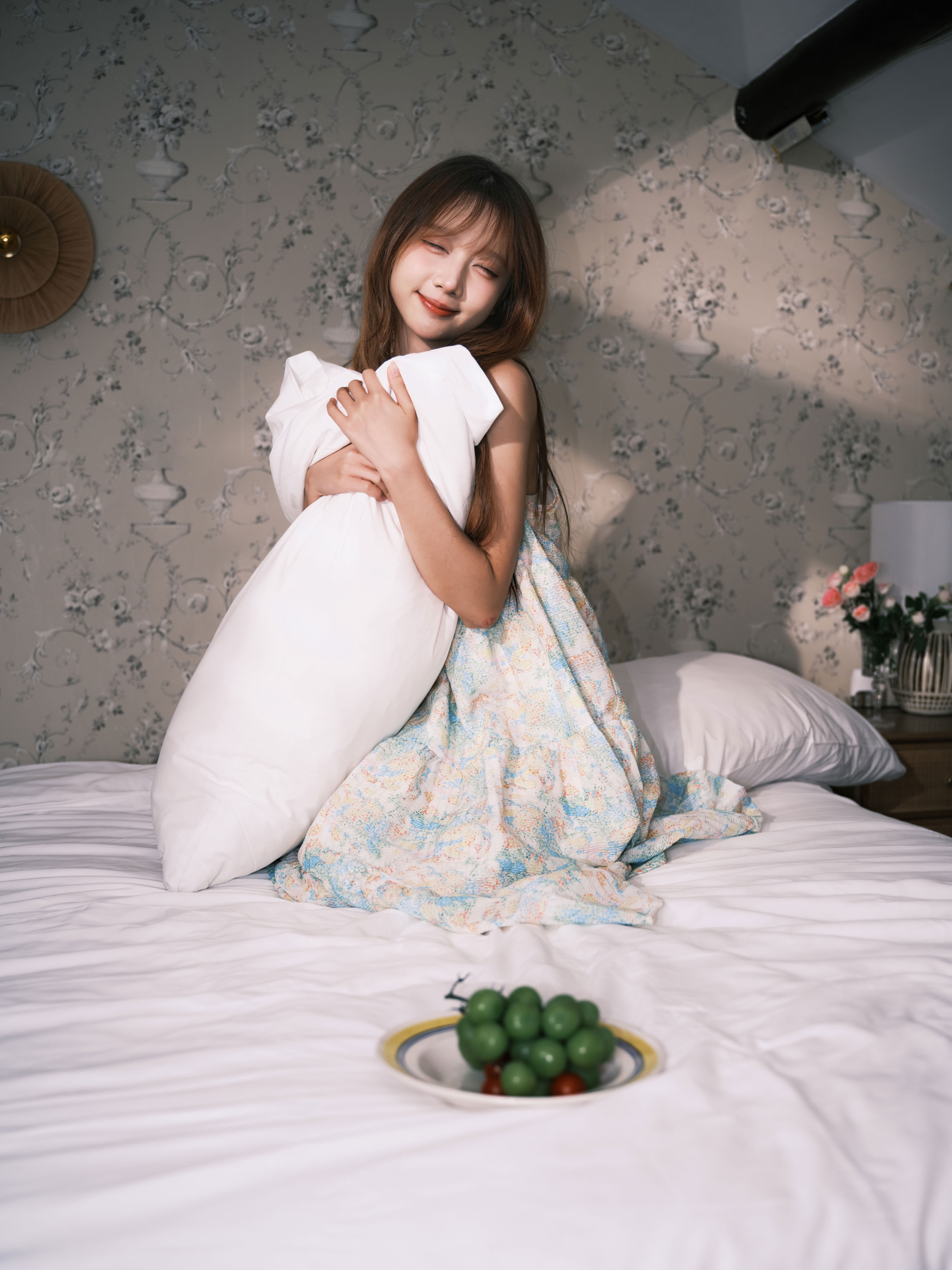 起床梳洗的阁楼少女1