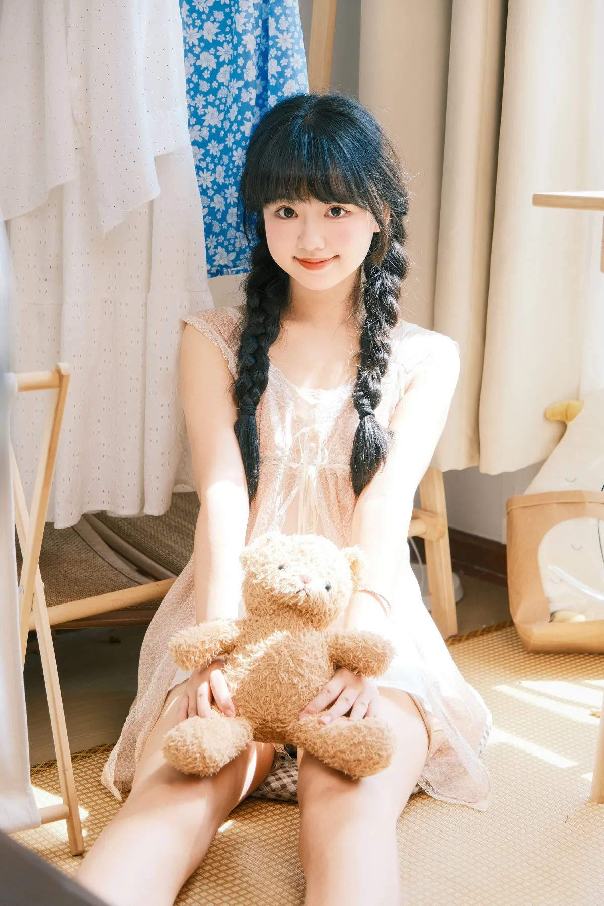 日系少女居家拍照4