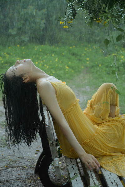 不如淋雨
