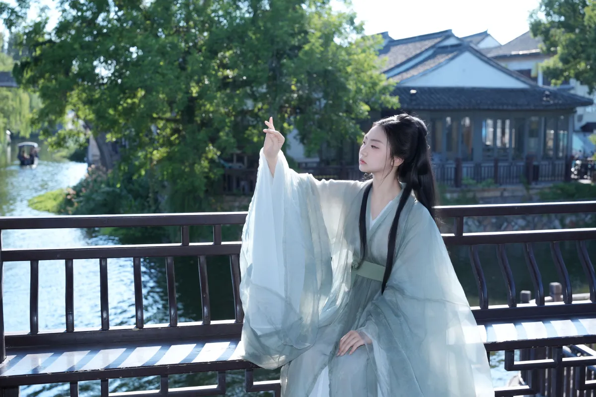 清冷风汉服2