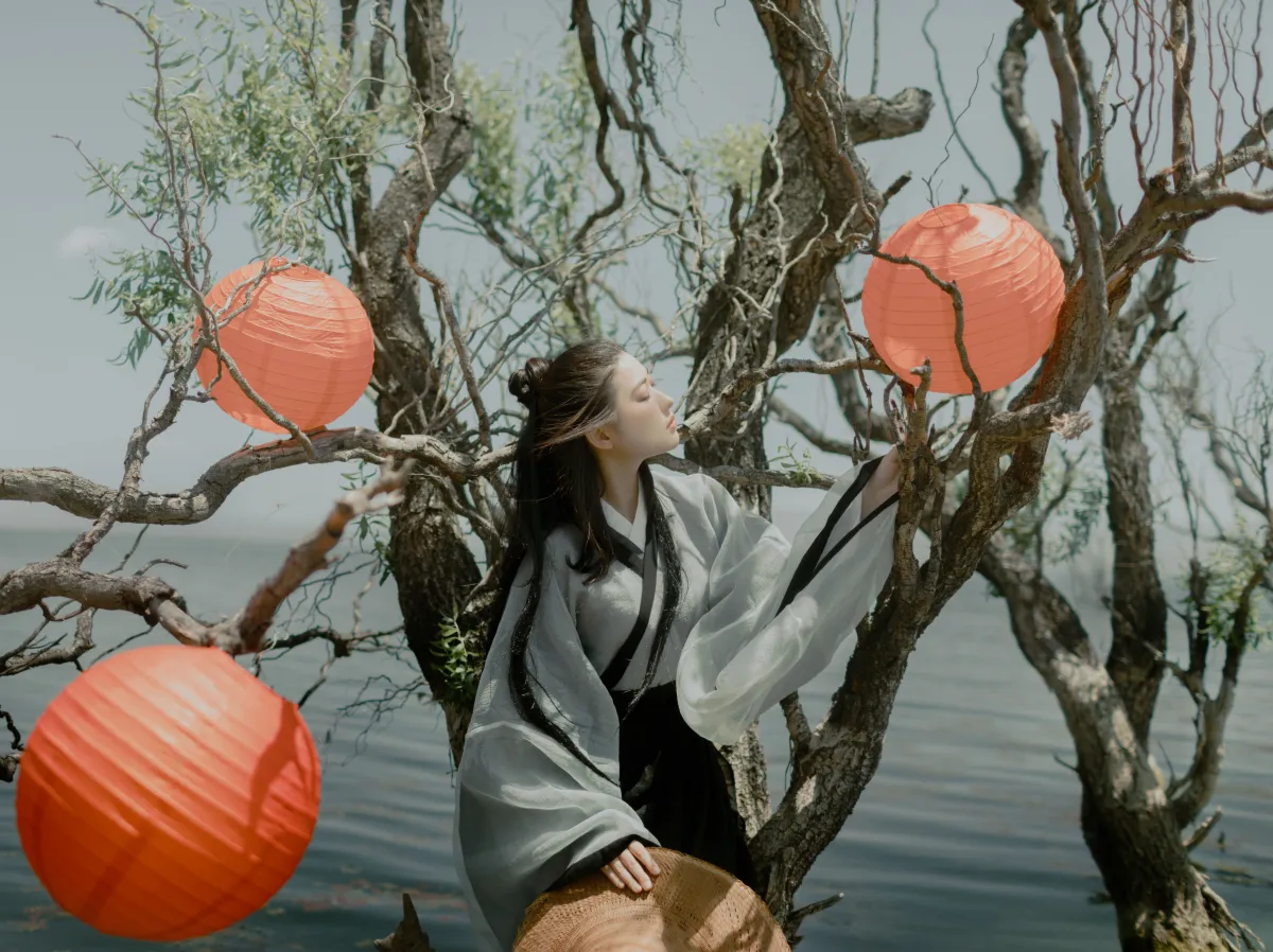 安神吕_静静《风之子》美图作品图片4