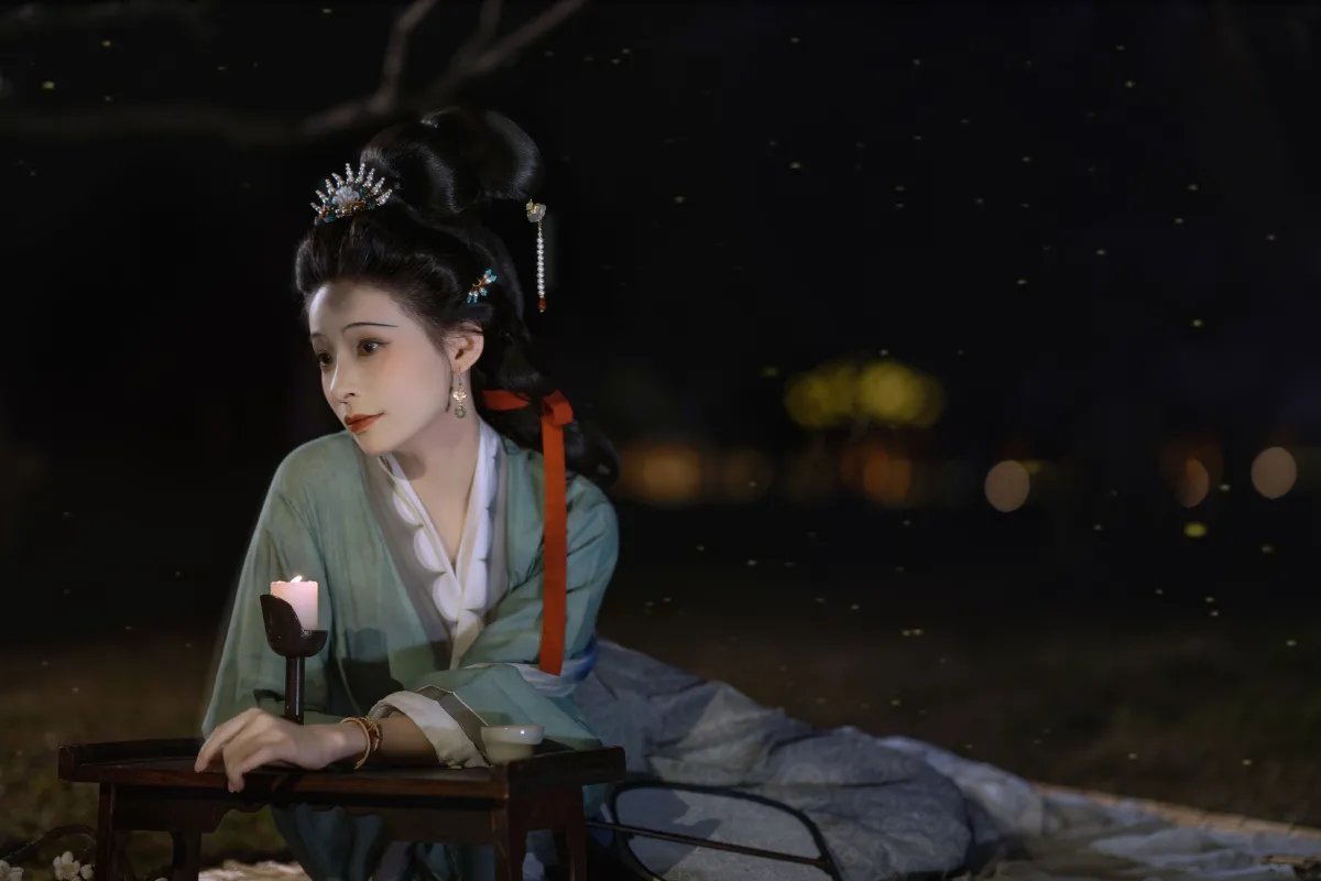 待月西厢下，疑是故人来5