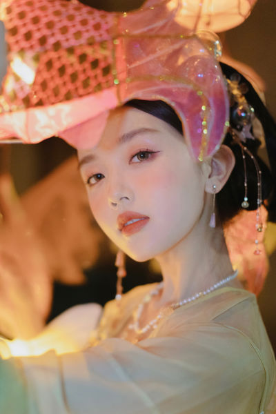 鱼灯少女