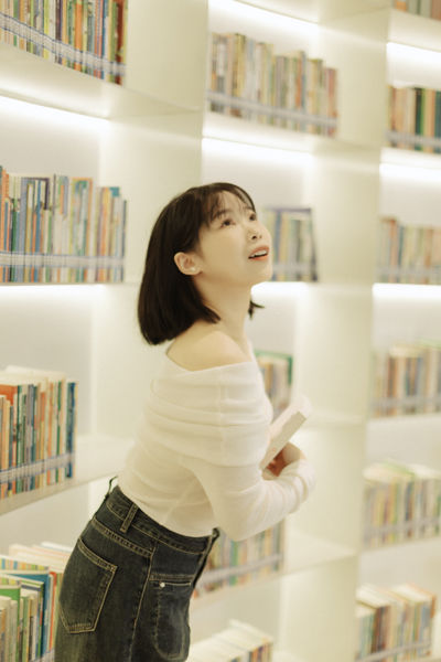 午后图书馆
