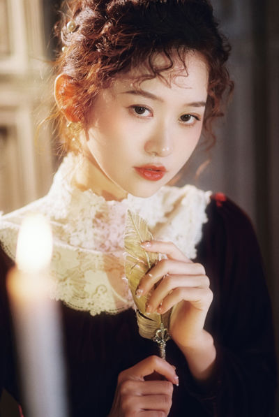 胶片下的油画少女