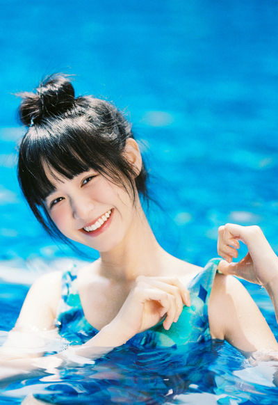 夏日泳池