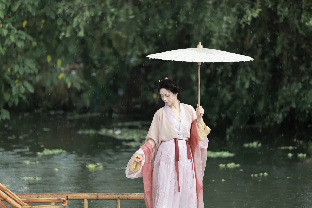 盼风雨来，能留你在此