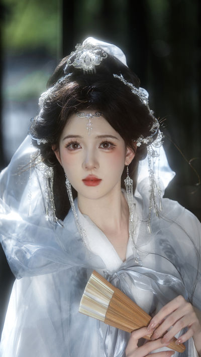 神女｜我们就这样一万年