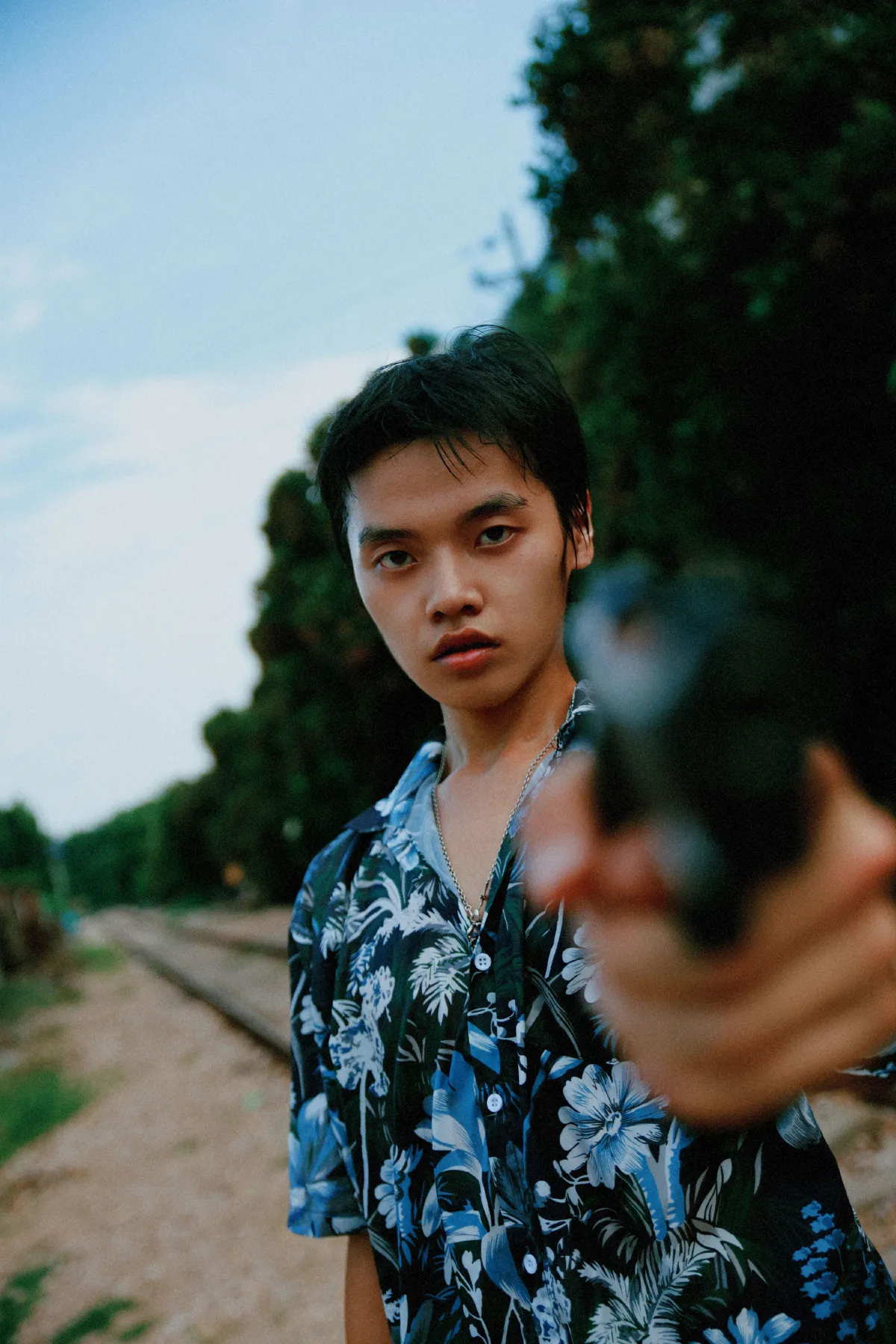 冲破束缚的男孩