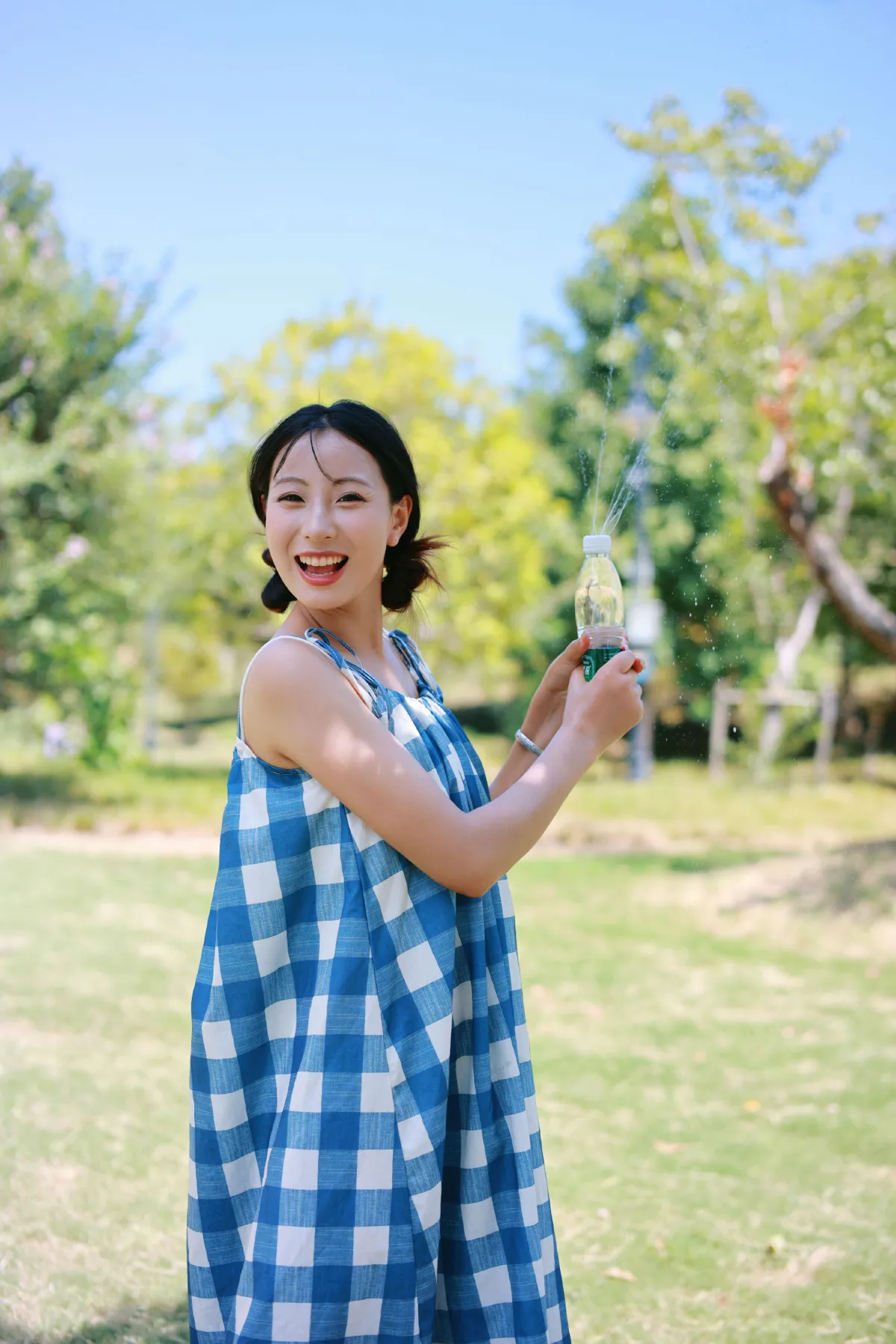 蓝格子沙滩