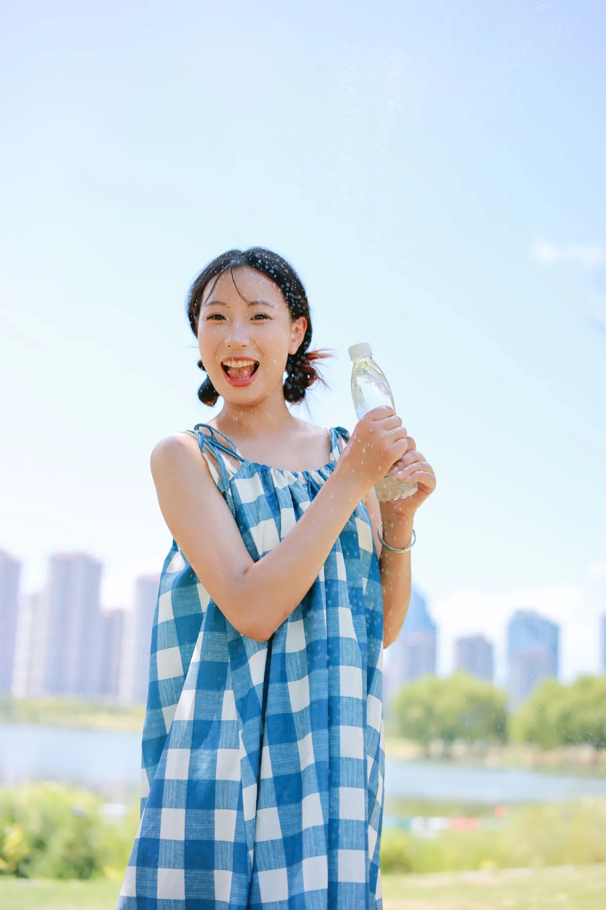 蓝格子沙滩