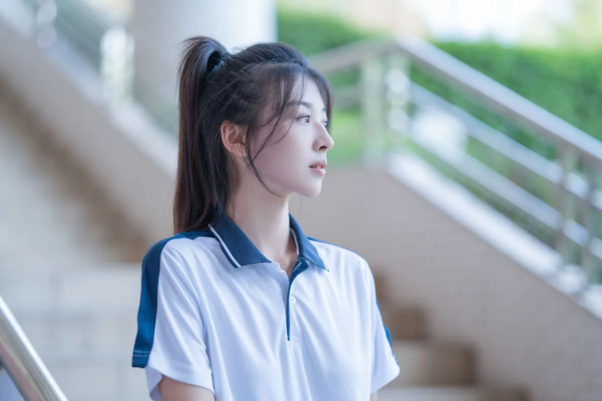 蓝白校服里的青春图鉴