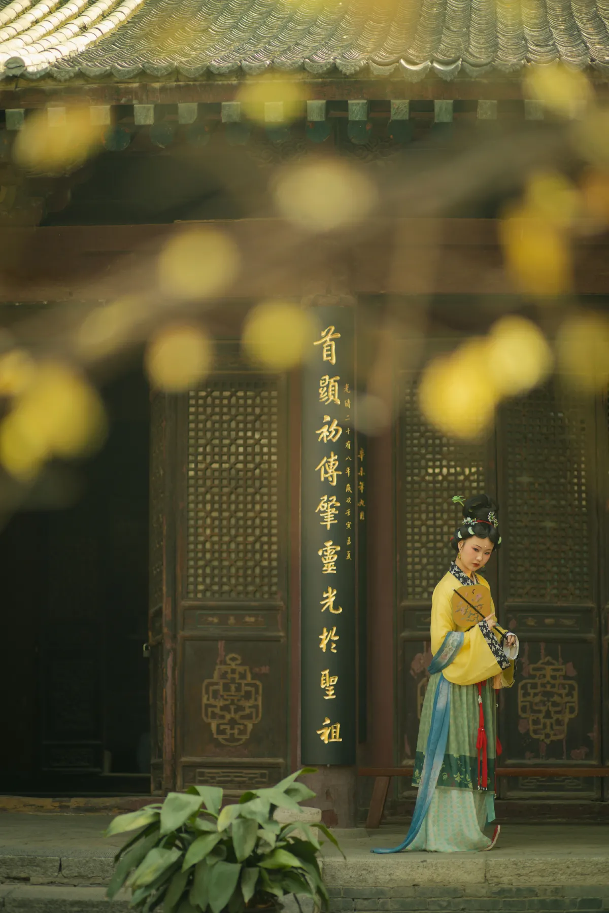 梅花宋仕女