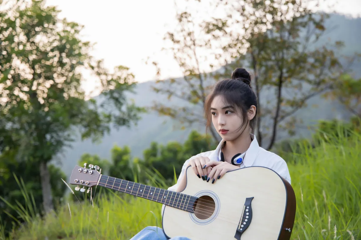 吉他少女