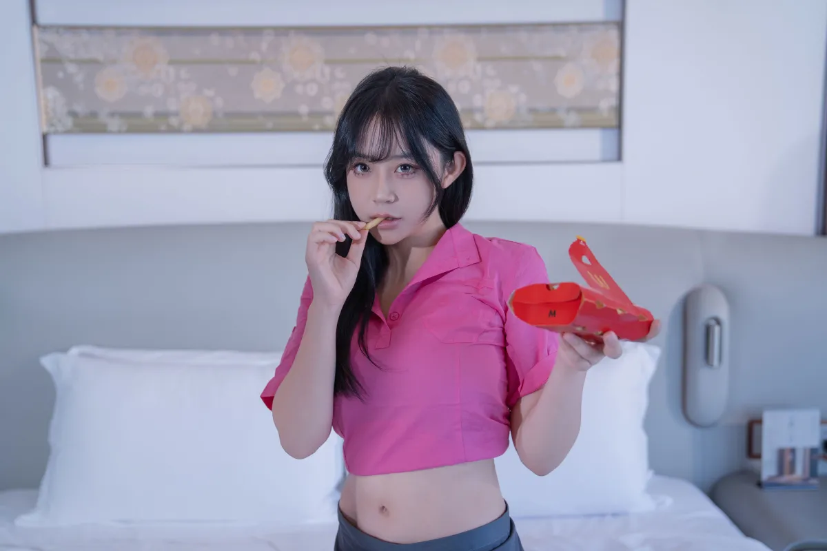 绯色慵懒：独处时光的微醺格调