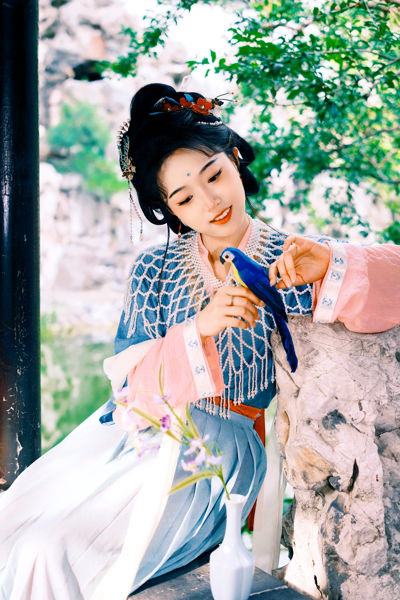 宋仕女图