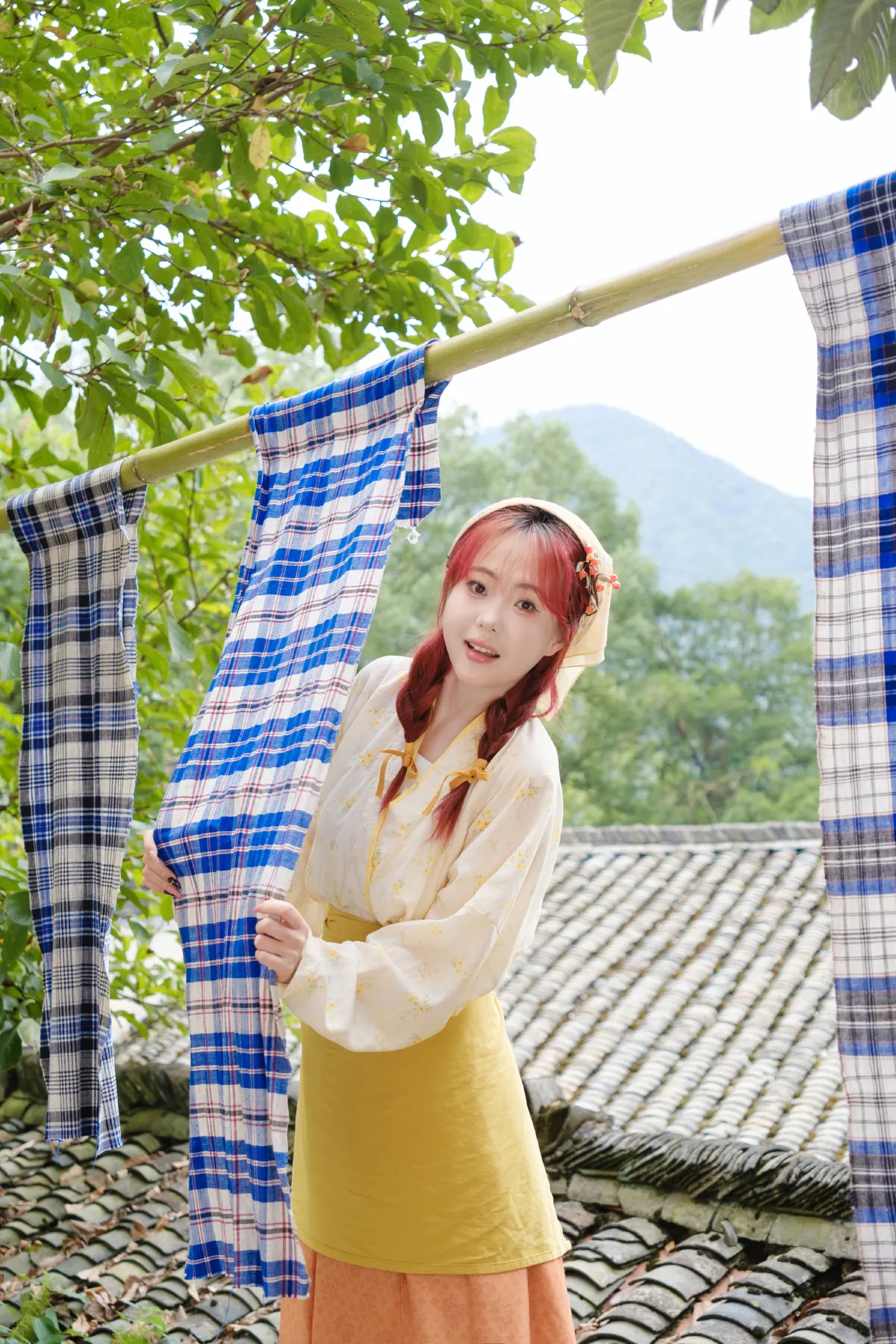 橙色的小女孩
