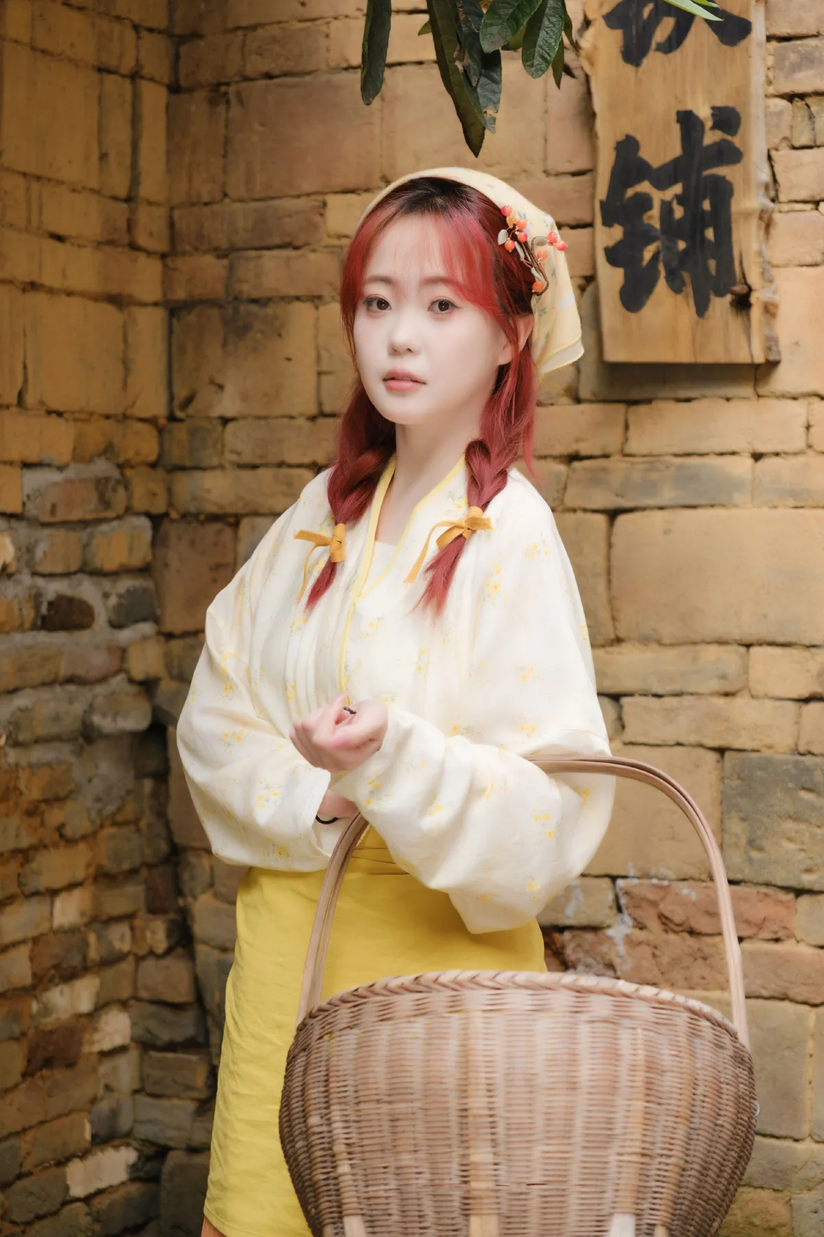 橙色的小女孩