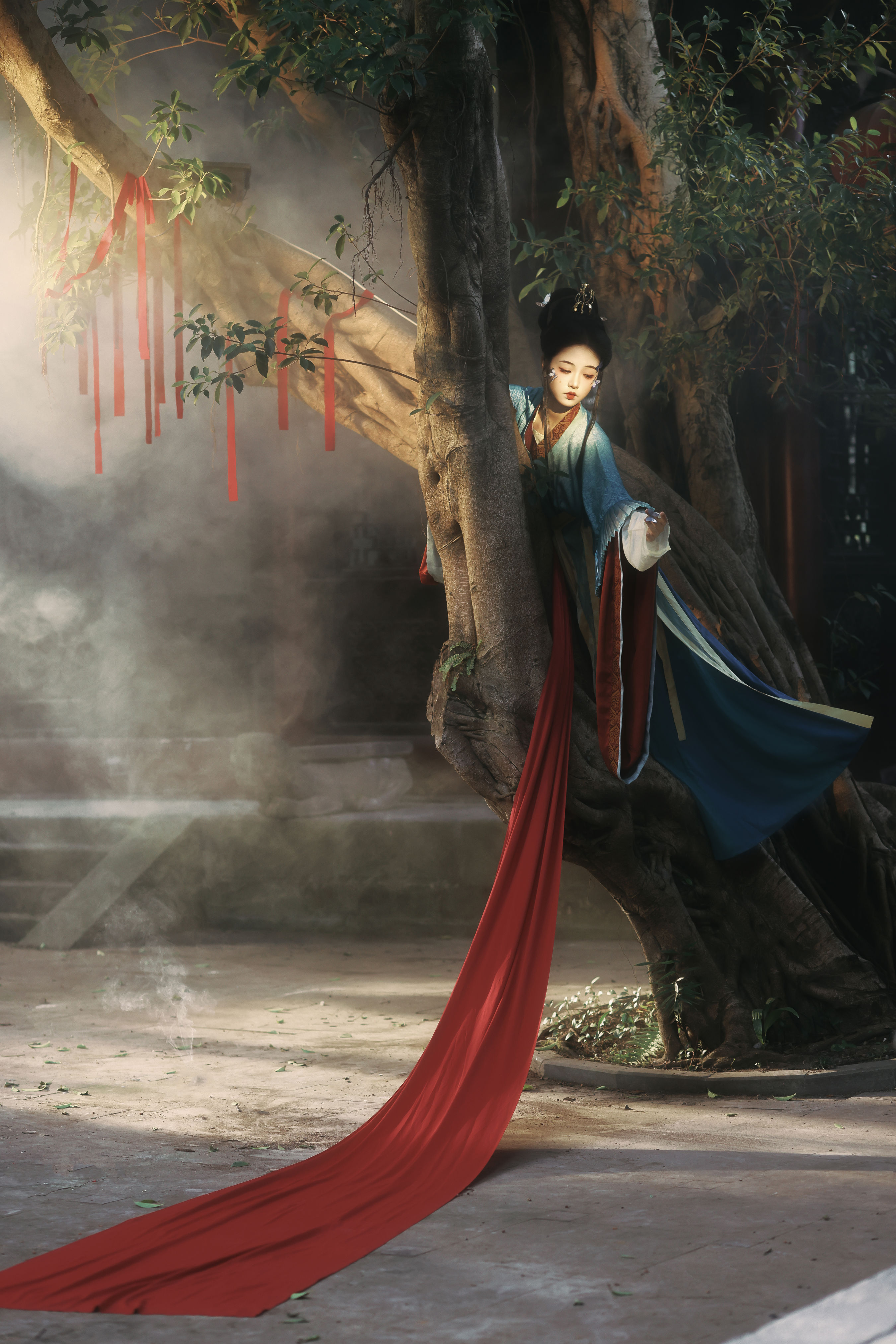 云霄不可望 空欲仰神女