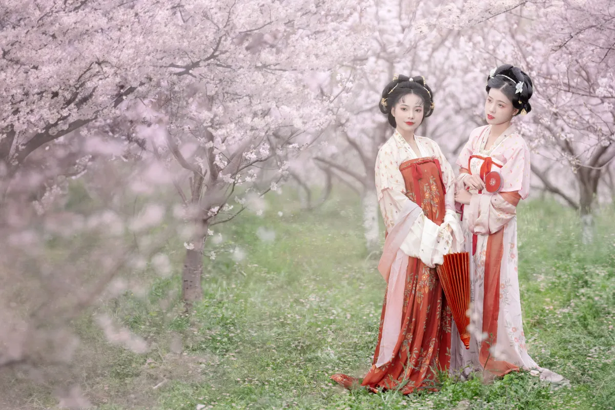 一朝春雨落·十里春花开