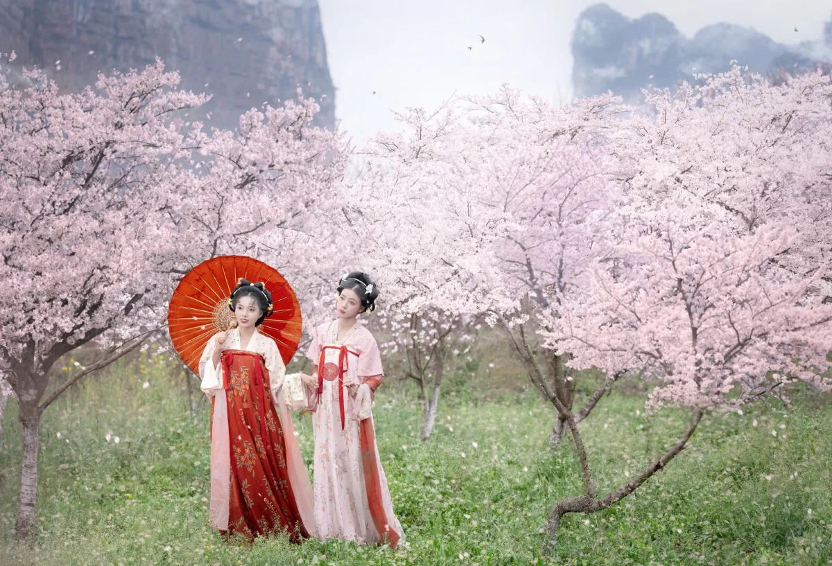 一朝春雨落·十里春花开