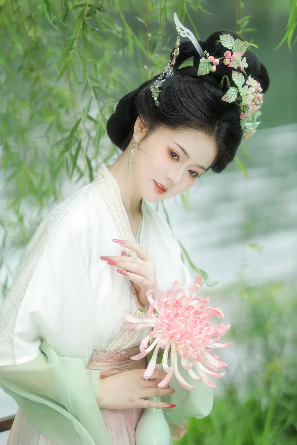 所谓伊人，在水一方
