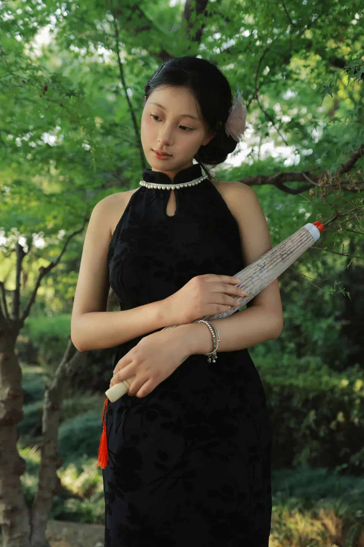 湖边旗袍