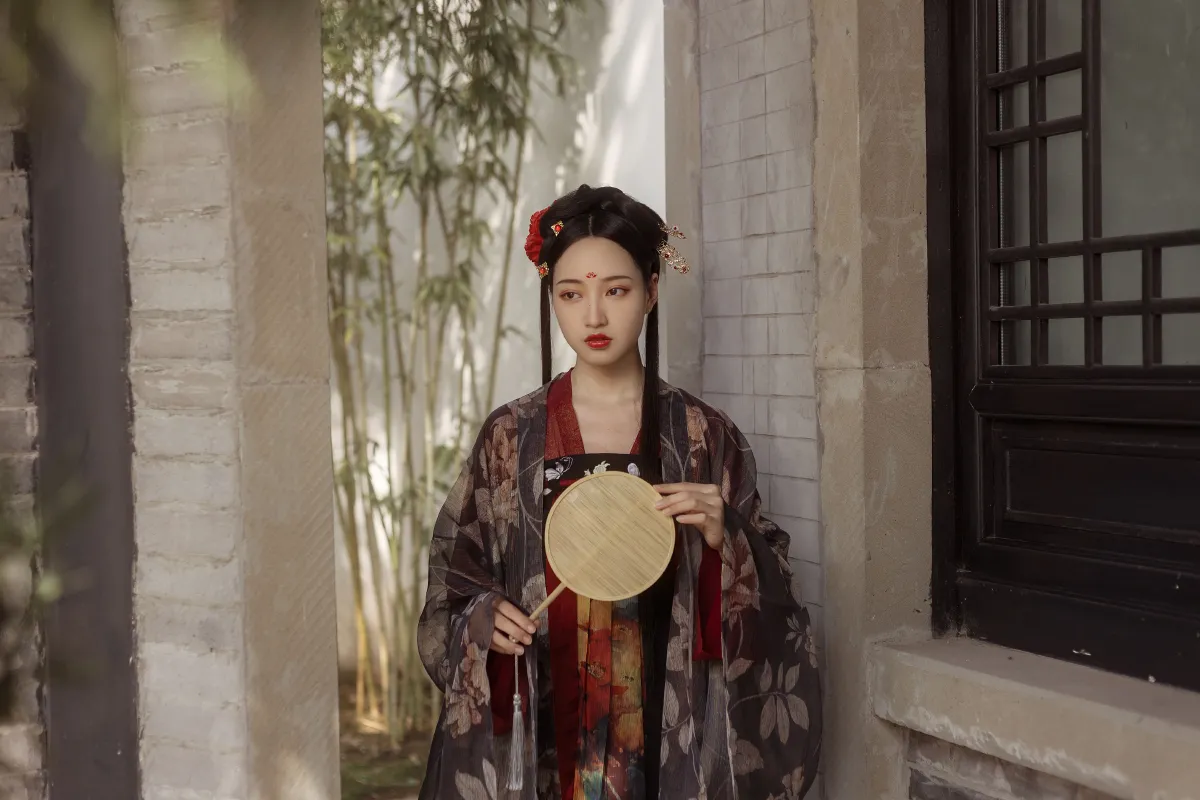 辜深深_模特合集《人闲桂花落》美图作品图片5