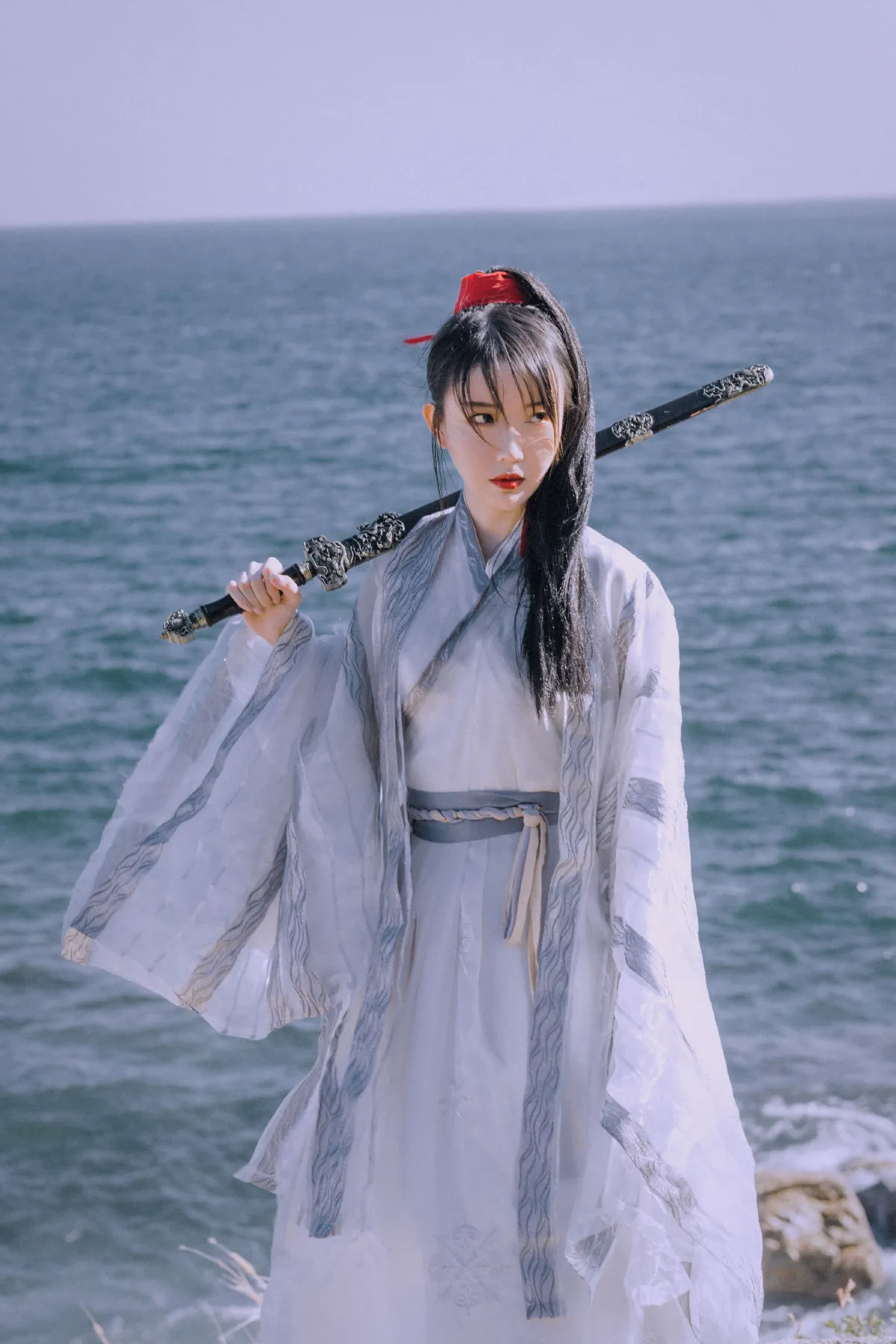 她是一个剑客