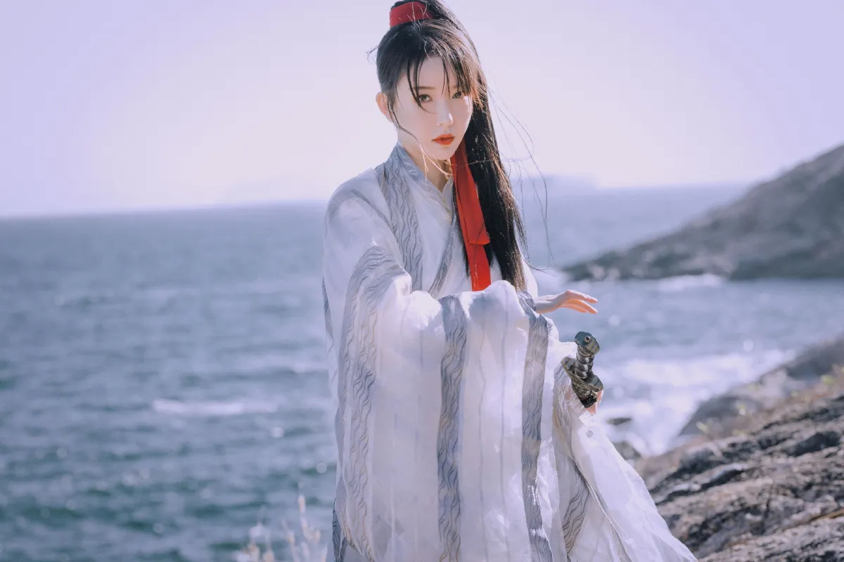 她是一个剑客