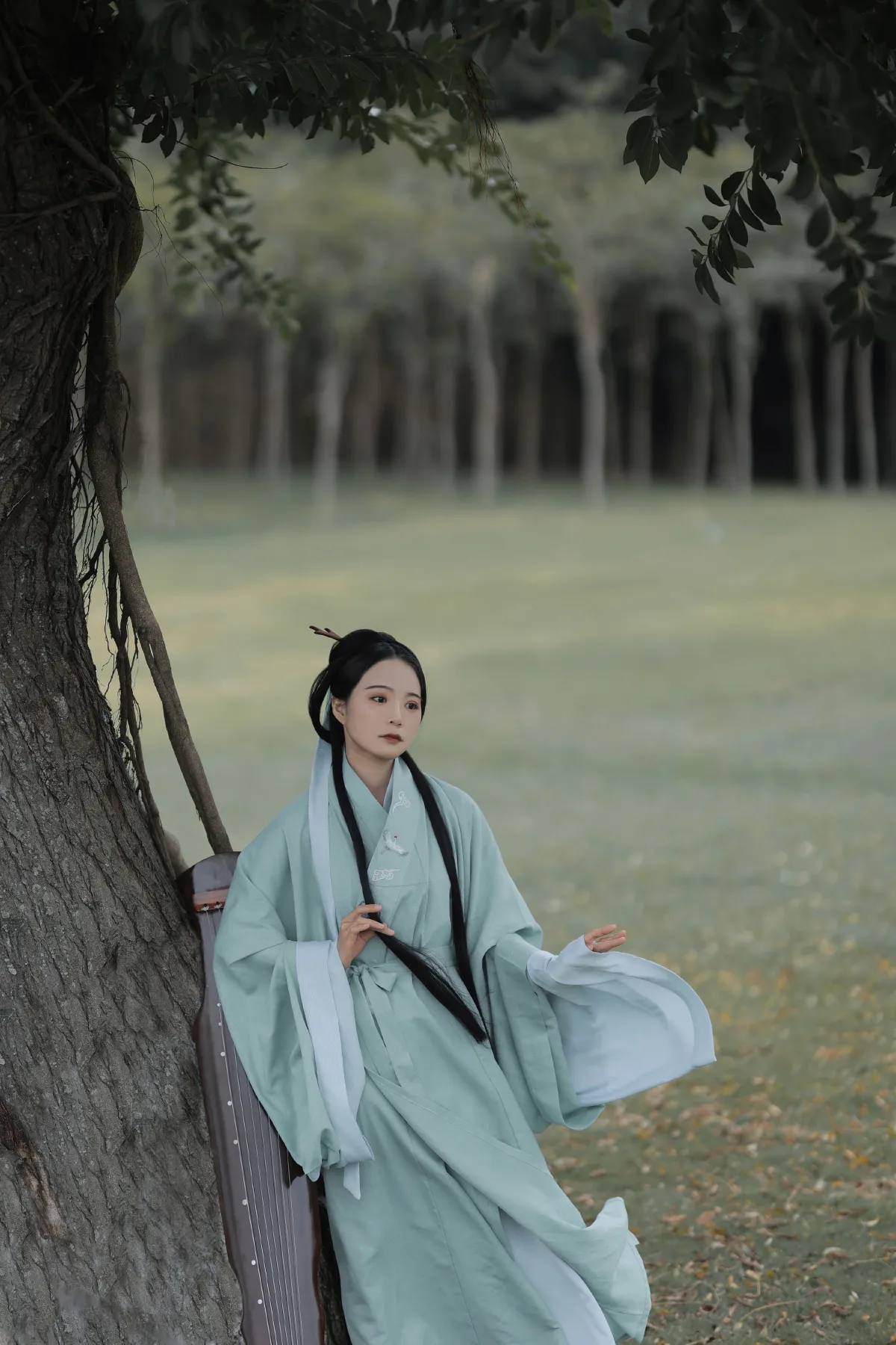 山中抚琴