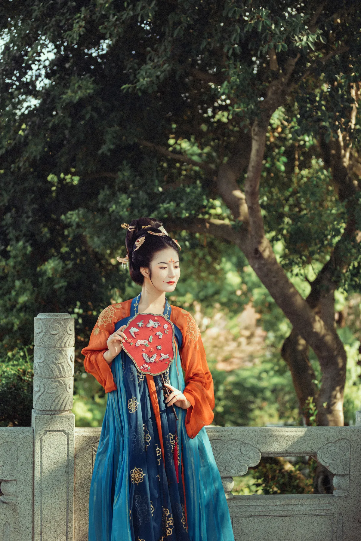 美人行
