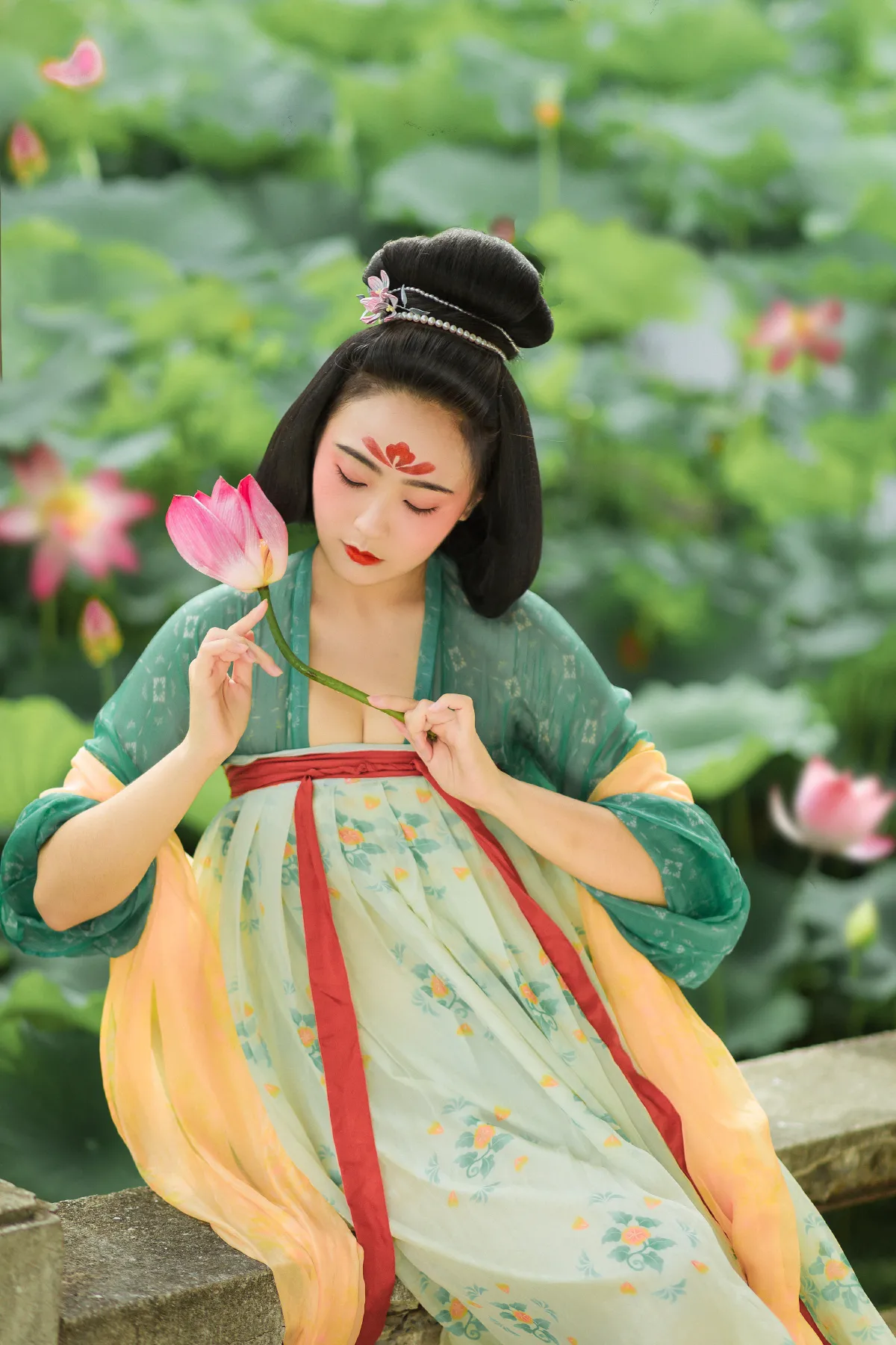 花间_悦烨未央《荷》美图作品图片5