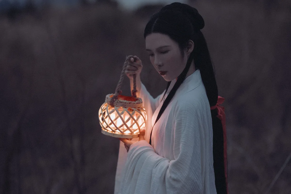 白衣隐