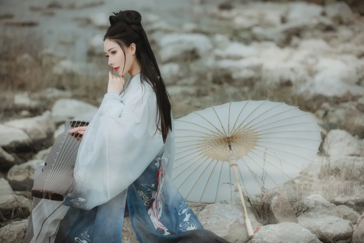 海底月