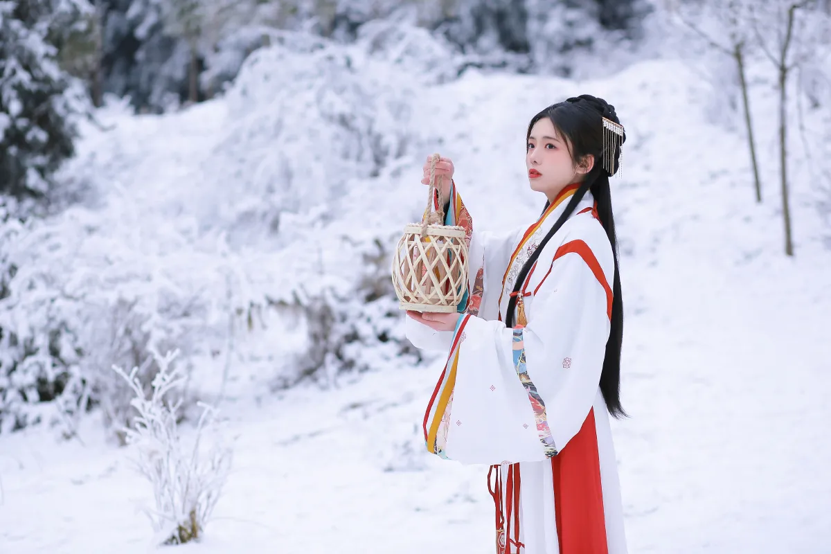 苏墨Taro_沂越《青松》美图作品图片4
