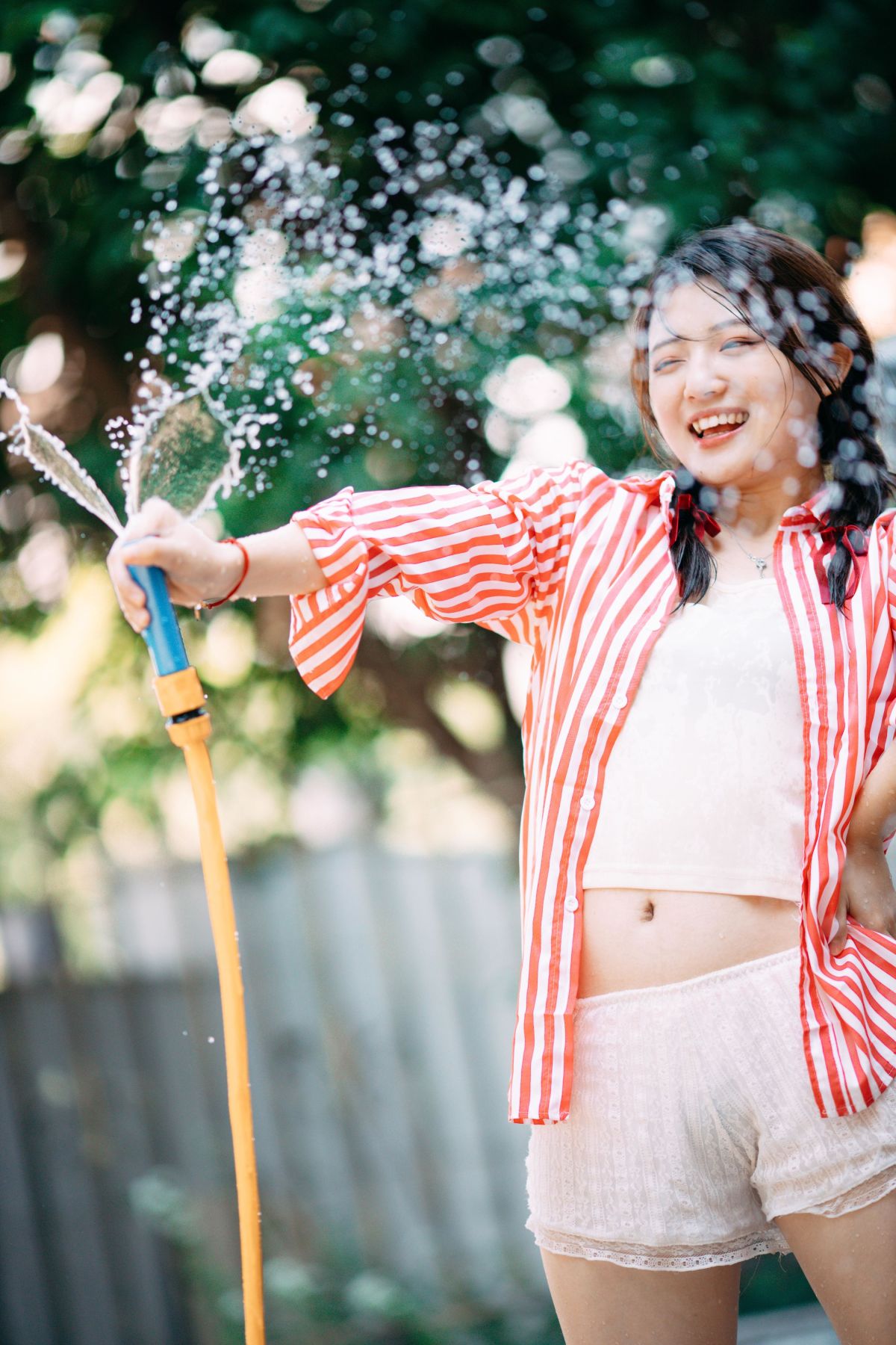 芥茉_黎美汐《后院水花》美图作品图片3