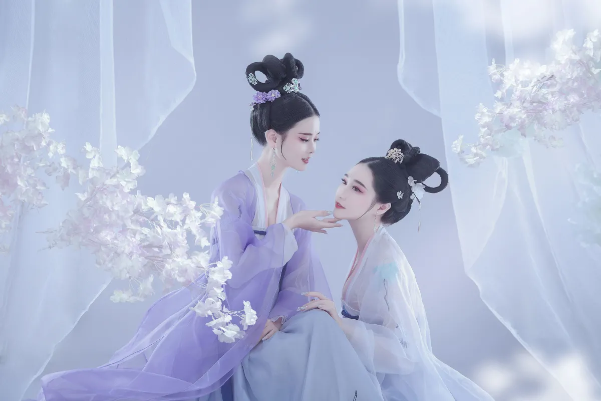绣幕芙蓉