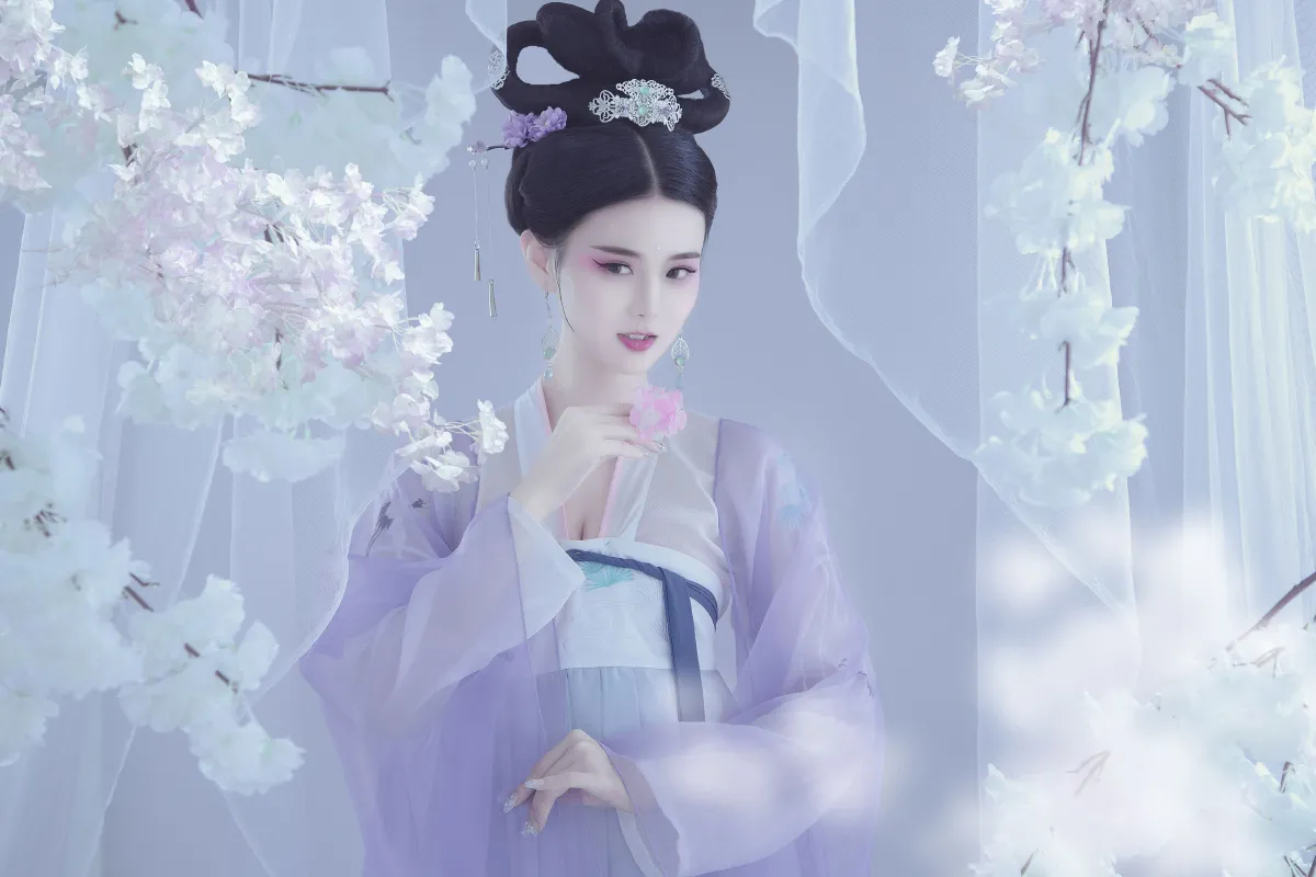 绣幕芙蓉