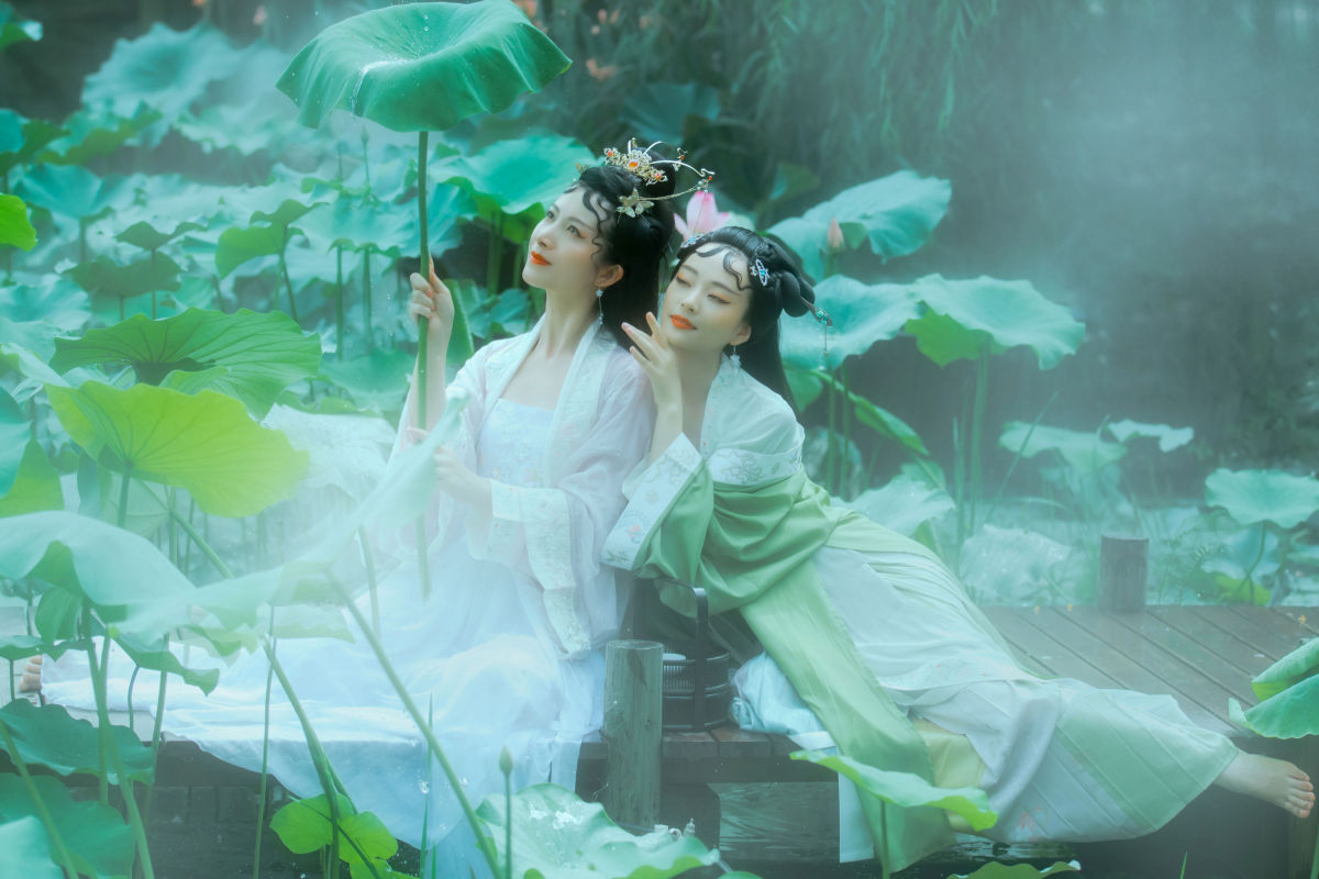 摄影师不可说_修水凝花_欢欢《双生花》美图作品图片3